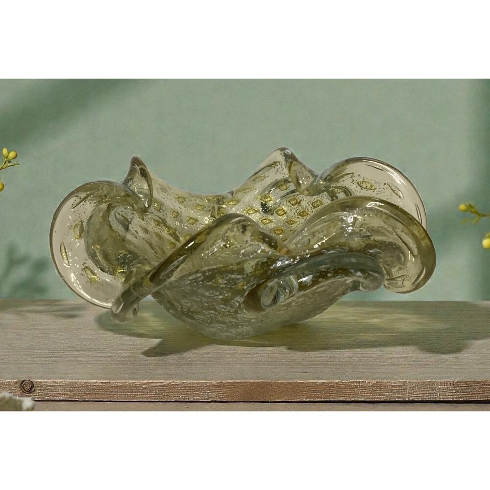 Vintage Murano glass bowl/ashtray bullicante (controlled bubble) technique.